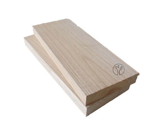 vue de dessus de 2 bouts de paulownia massif rabotés pour fabrication guitare dimensions 550x200x45mm